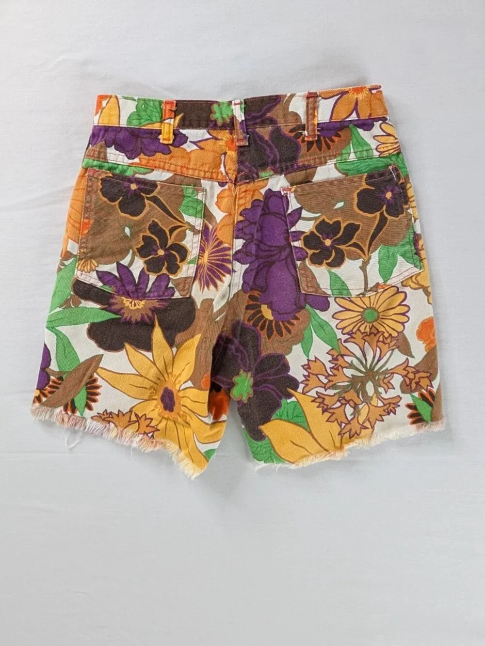 VTG Brown Yellow Floral 70s Raw Hem Cutoffs Jean Shorts - Picture 2 of 7